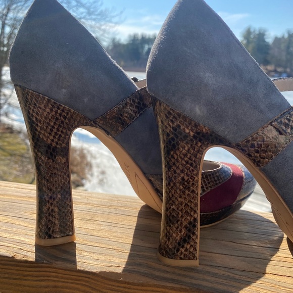 Hinge High Heel Snakeskin Suede Shoes Size 9.5 Baltic Lea style - Picture 11 of 14